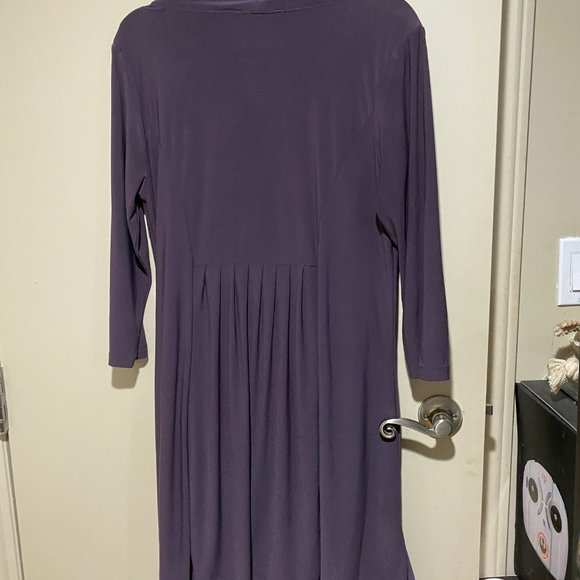 Purple dress - Picture 5 of 10